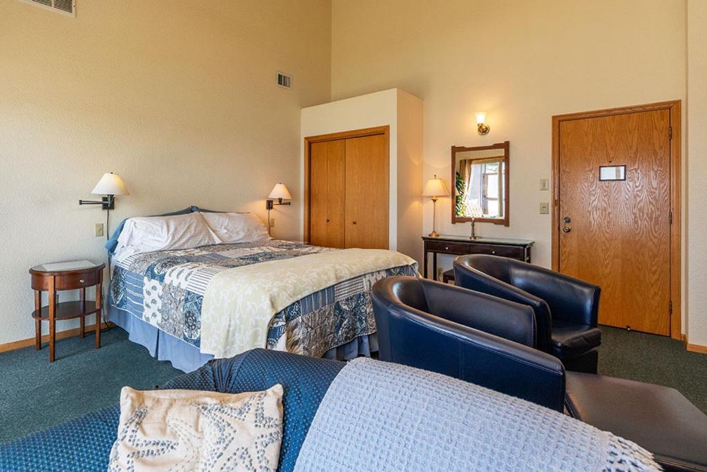 Turtle Rocks Oceanfront Inn Тринидад Екстериор снимка