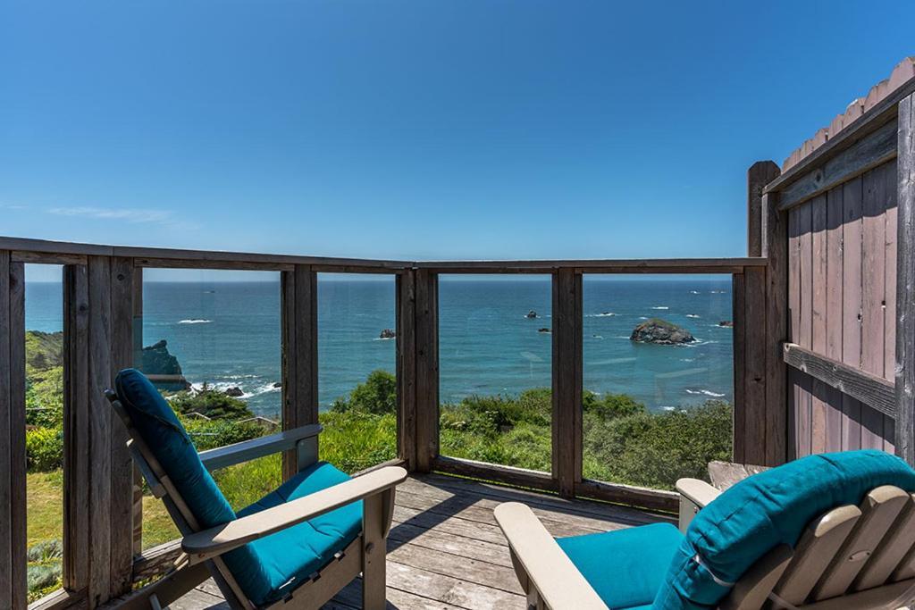 Turtle Rocks Oceanfront Inn Тринидад Екстериор снимка