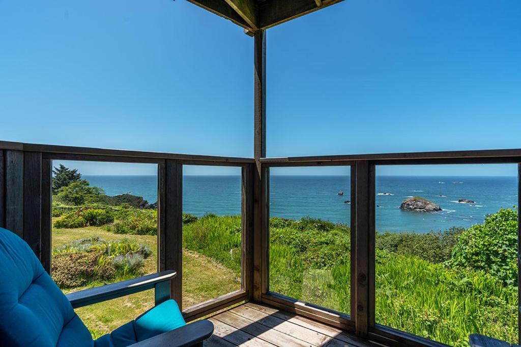 Turtle Rocks Oceanfront Inn Тринидад Екстериор снимка