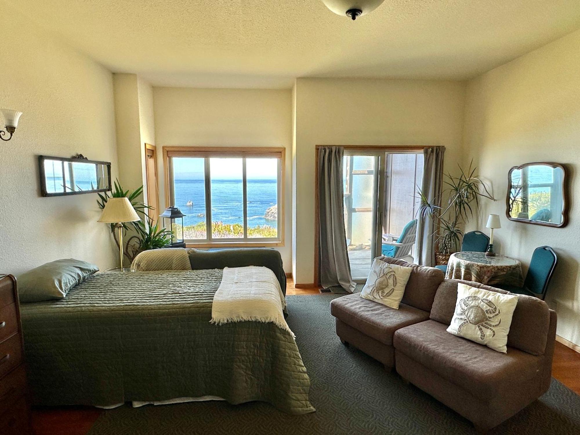 Turtle Rocks Oceanfront Inn Тринидад Екстериор снимка