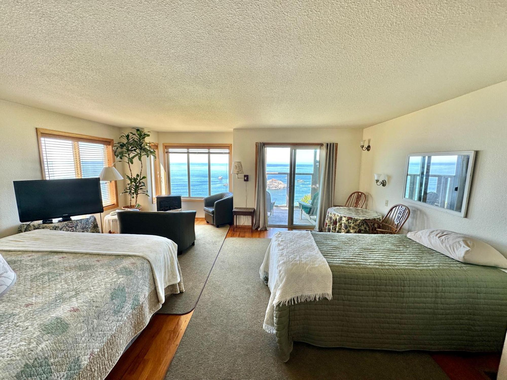 Turtle Rocks Oceanfront Inn Тринидад Екстериор снимка