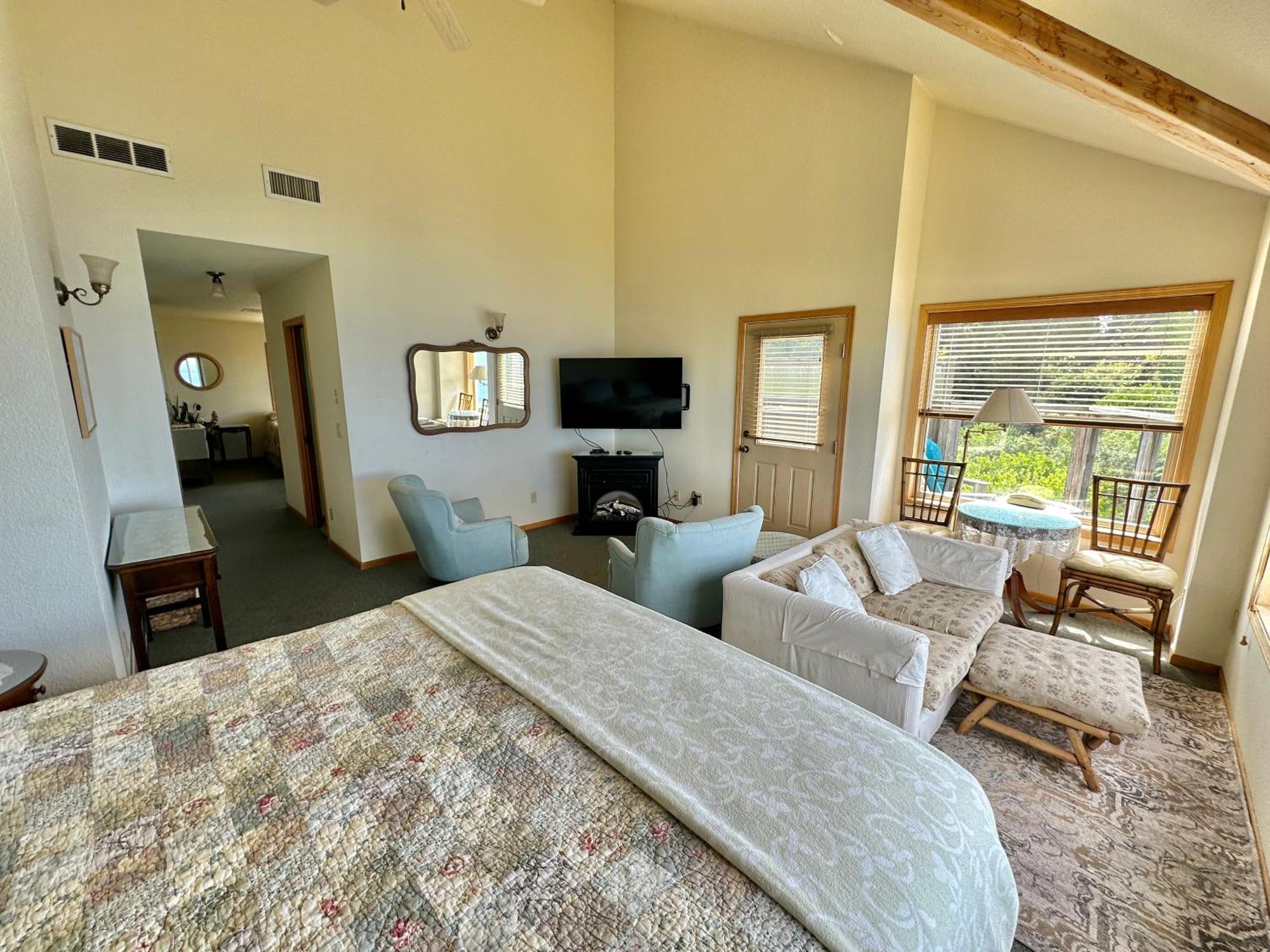 Turtle Rocks Oceanfront Inn Тринидад Екстериор снимка