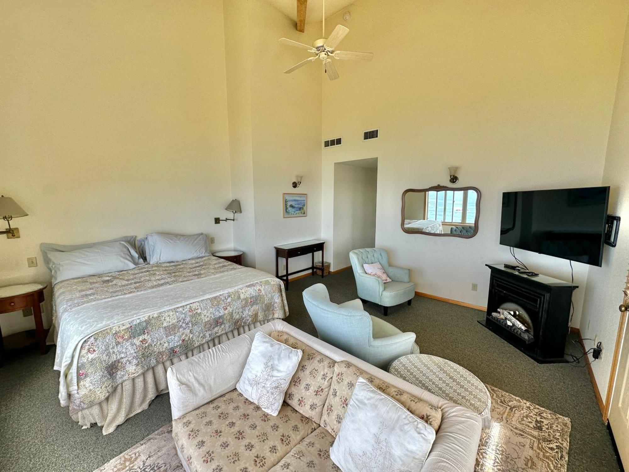 Turtle Rocks Oceanfront Inn Тринидад Екстериор снимка