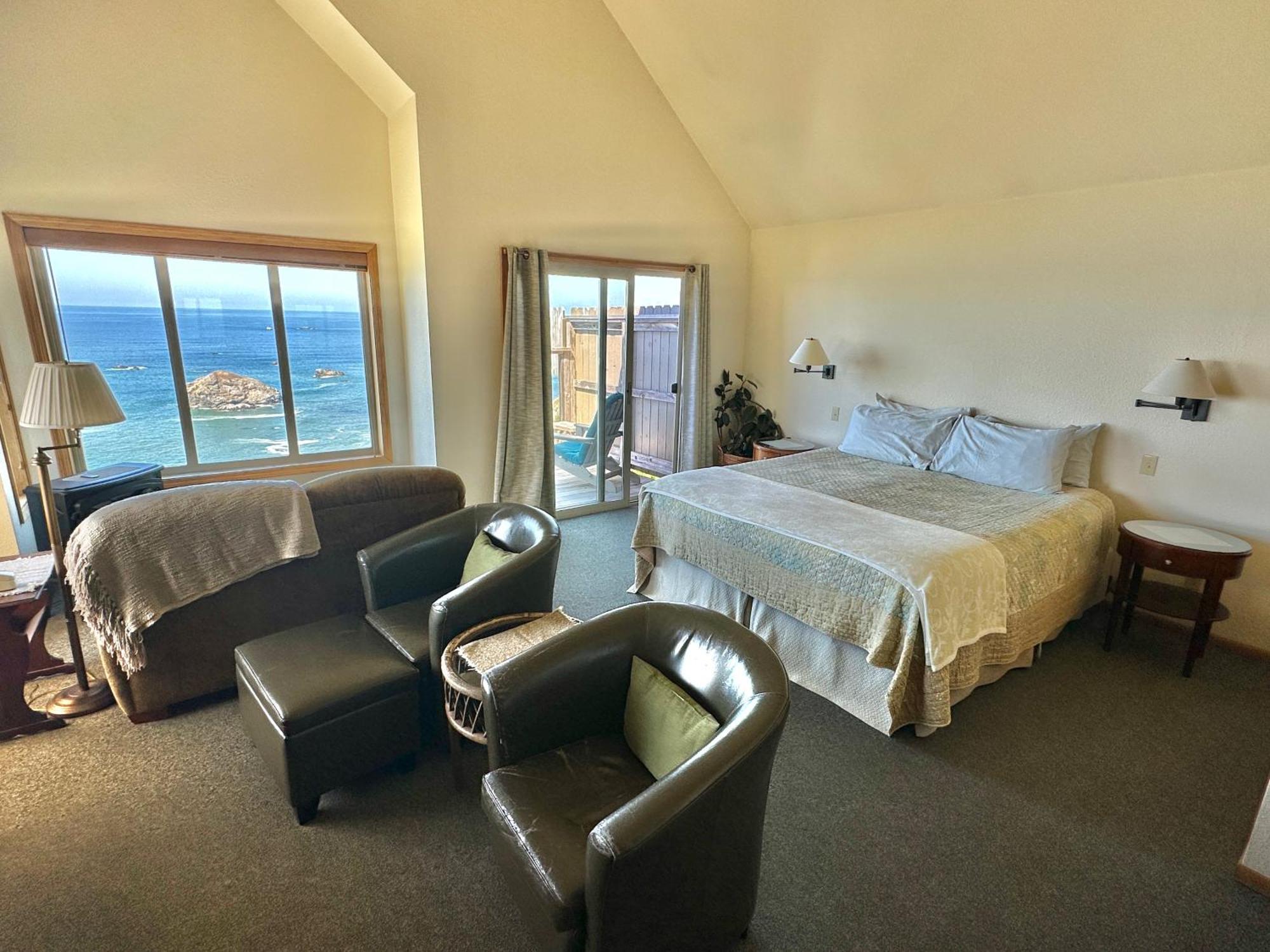 Turtle Rocks Oceanfront Inn Тринидад Екстериор снимка
