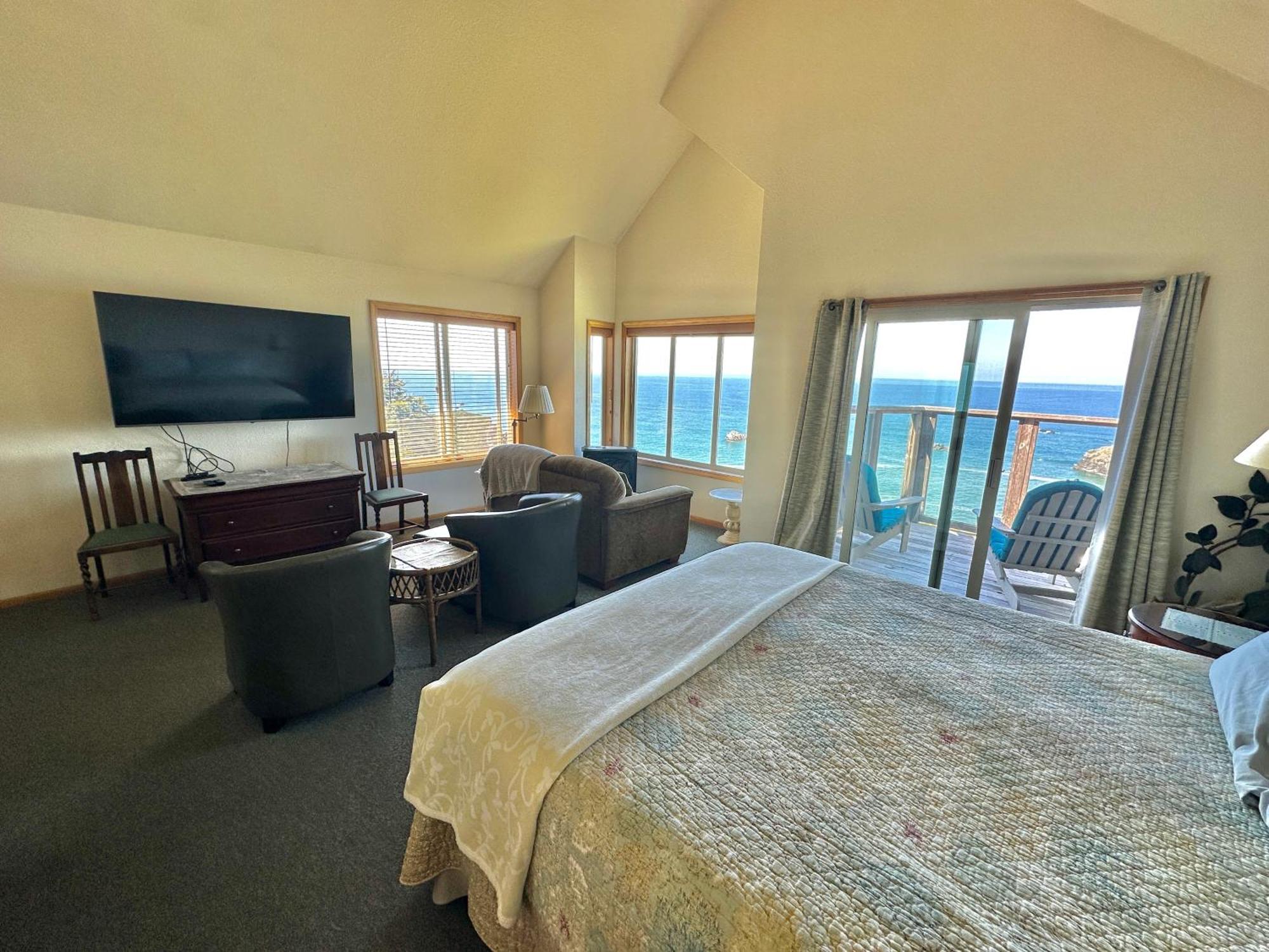 Turtle Rocks Oceanfront Inn Тринидад Екстериор снимка